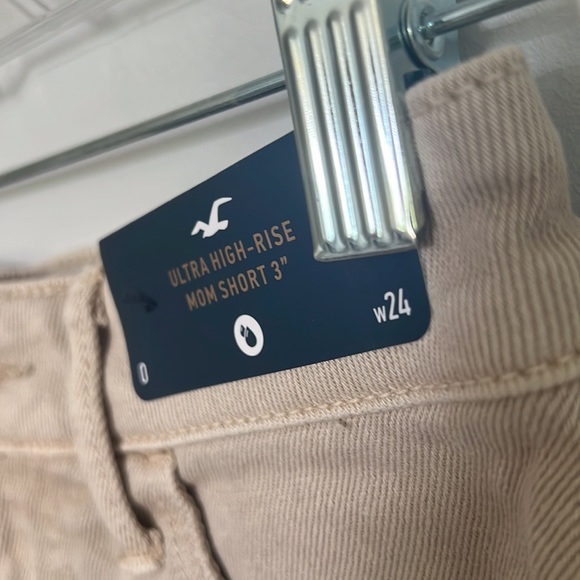 New Hollister ultra-high rise tan shorts, size 0 - Picture 2 of 3